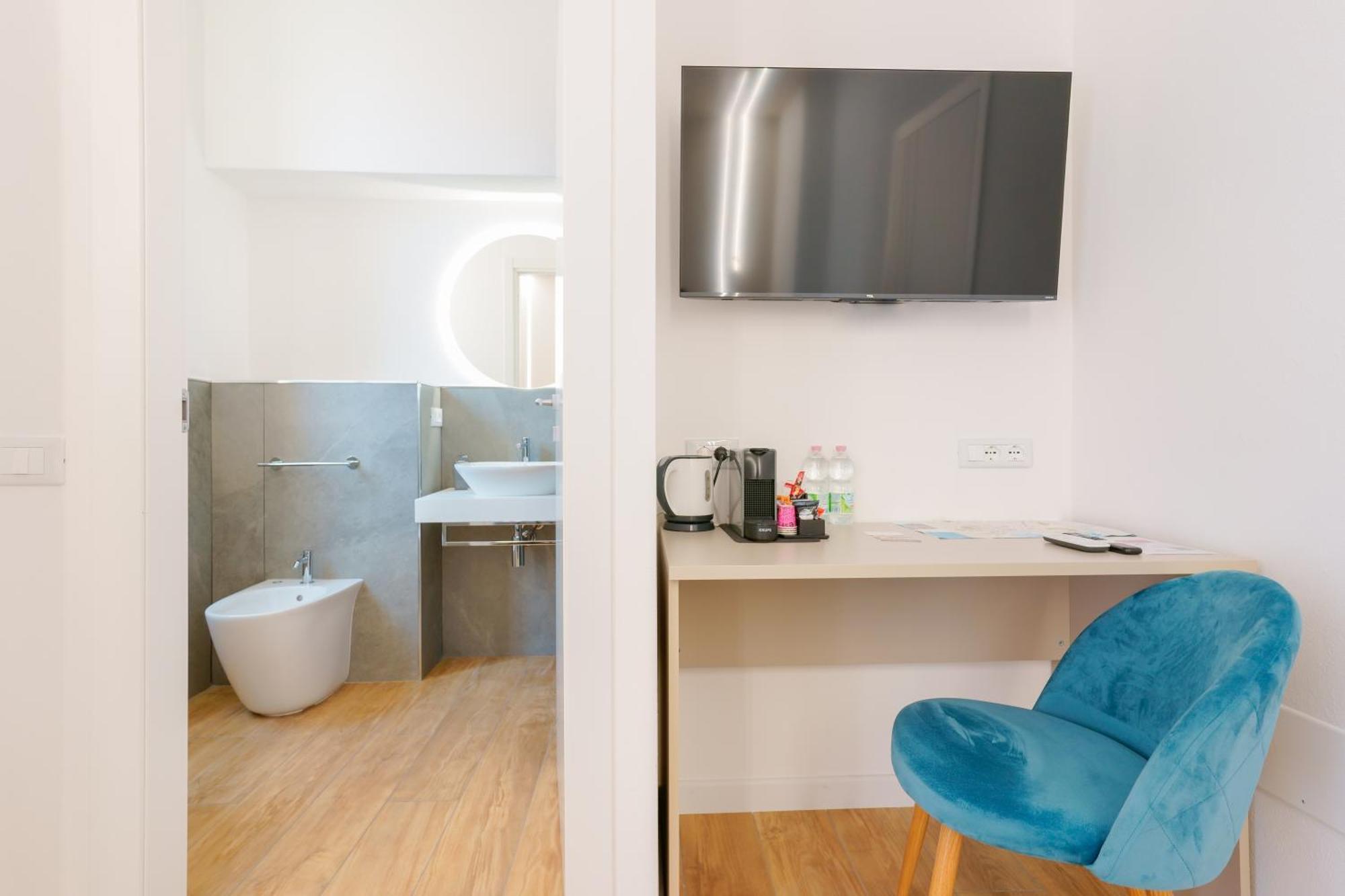 Aqua Comfort Rooms - Eja Sardinia Cagliari Bagian luar foto