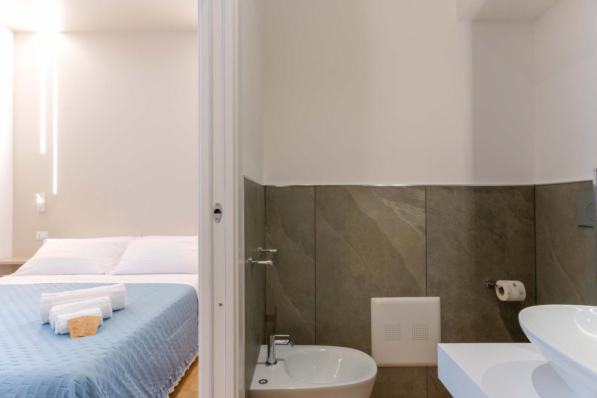 Aqua Comfort Rooms - Eja Sardinia Cagliari Bagian luar foto